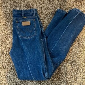 Wrangler cowboy cut medium wash denim blue jeans straight leg size 33x36